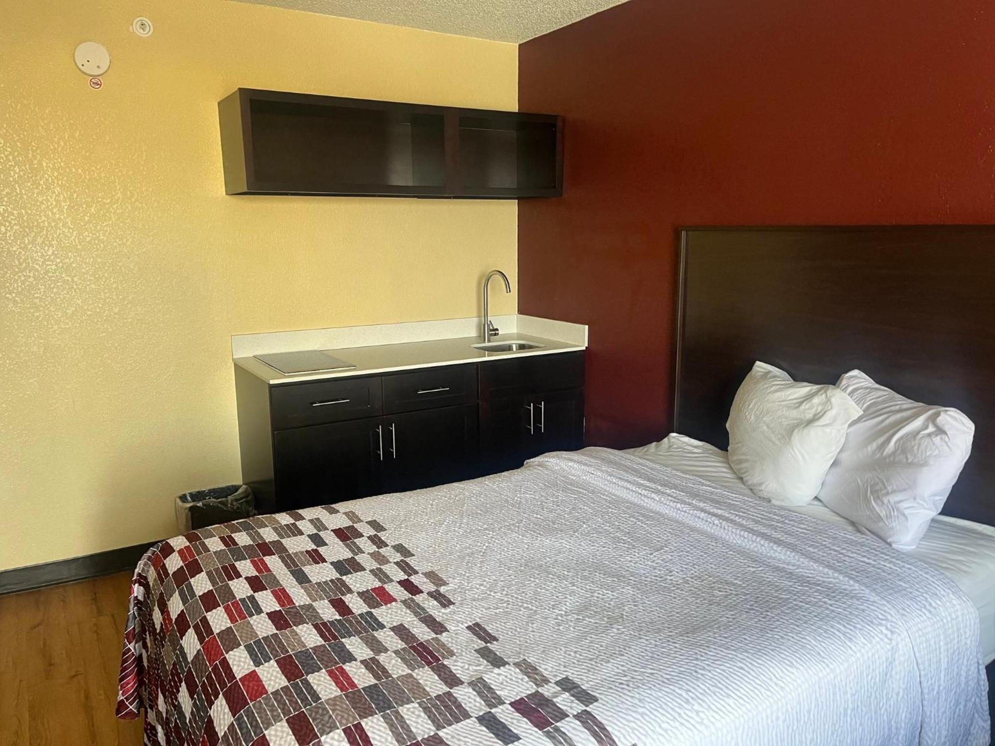 Red Roof Inn & Suites Indianapolis Airport Eksteriør bilde